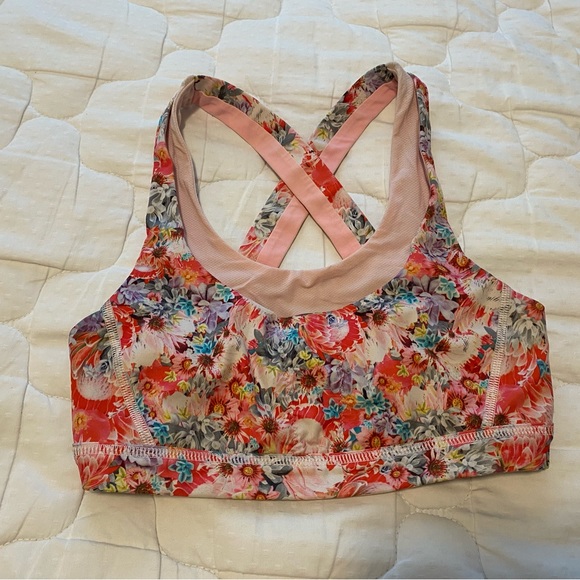 Lululemon sports bra size 4/6 - Picture 1 of 2